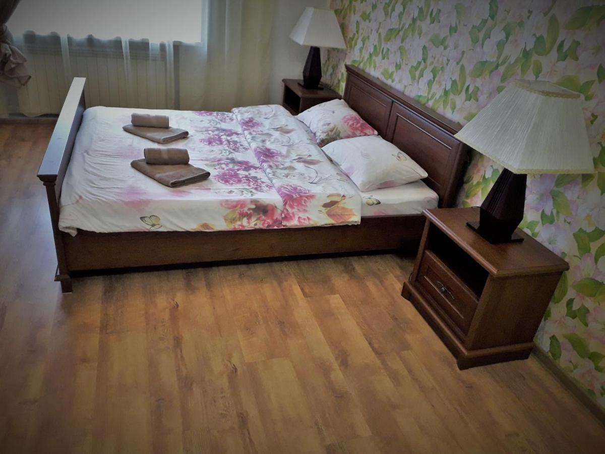 Guest House On Ivana Franka Novyye Petrovtsy Exterior foto